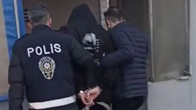 Büyükçekmece'de ruhsatsız silah operasyonu: Çok sayıda mühimmat ele geçirildi