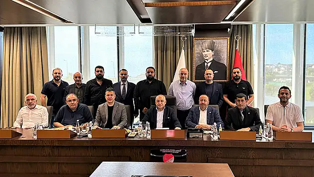 Büyükekşi, kulüpler ile bir araya geldi