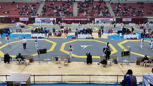 Büyükler Türkiye Tekvando Şampiyonası Konya'da başladı
