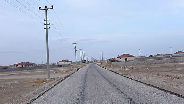 Büyükşehir Belediyesi Cihanbeyli'ye 211 kilometre mahalle yolu kazandırdı