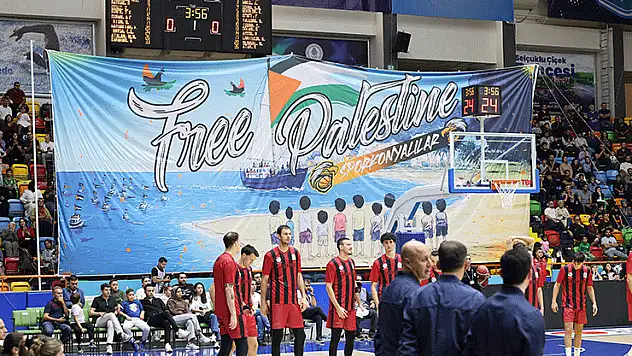 Büyükşehir Belediyespor - Gaziantep Basketbol maçında Gazze'ye destek pankartı açıldı