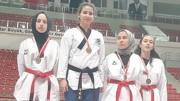 Büyükşehir Belediyespor'dan tekvandoda 2 madalya
