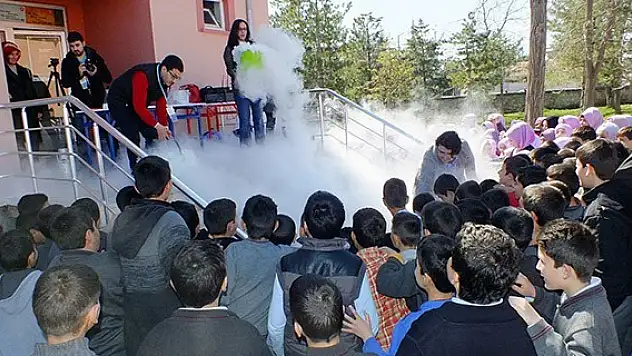 Büyükşehir Bilim Tırı ilçelerde