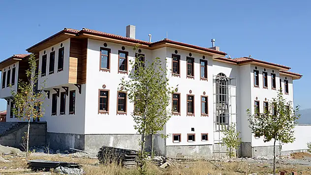 Büyükşehir'den Seydişehir'e Şehir Konağı