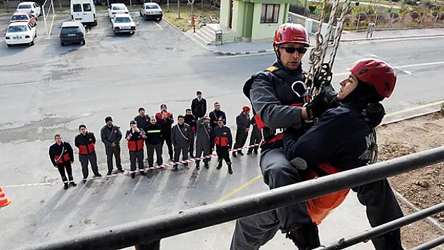 Büyükşehir'den uzman itfaiyeci eğitimi