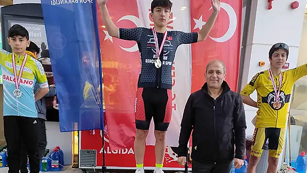 Büyükşehir'li pedallardan başarılı dereceler