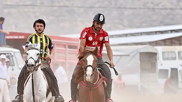 Büyükşehir Rahvan At yarışları nefes kesti