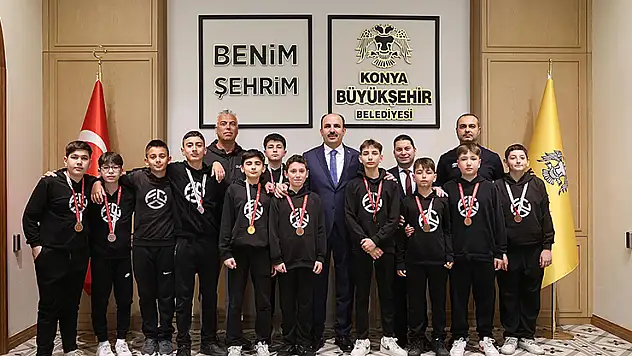 BÜYÜKŞEHİR'DE ALTYAPIMEYVELERİNİ VERİYOR