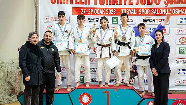 Büyükşehir'in gururu oldular

