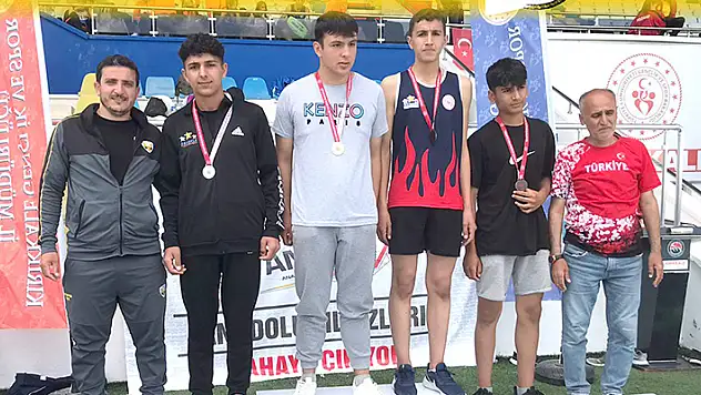 Büyükşehirli atletler final biletini aldı 