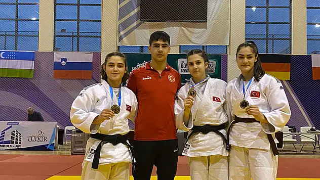Büyükşehirli Judocular Yıldızlaştı: 2 altın, 1 bronz
