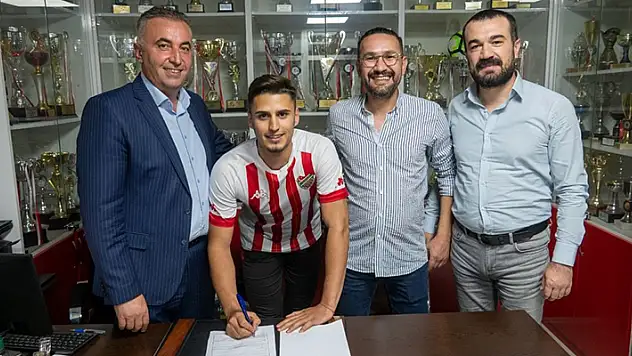 Ç. Çumra, 2 isimle sözleşme yeniledi 
