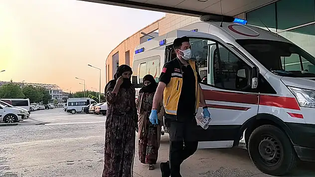 Çadır kentte kalan 40 mevsimlik işçi yedikleri pilav nedeniyle hastanelik oldu