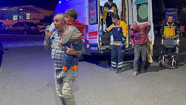 Çadırda mangaldan zehirlenen 2'si çocuk 4 kişi hastanelik oldu
