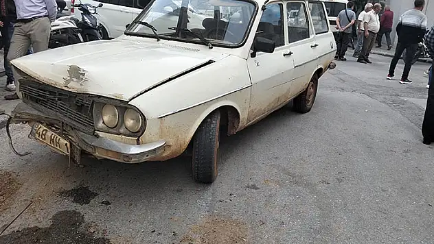 Çaldığı araç ile kaza yaptı, kaçmaya çalışırken vatandaşlara yakalandı