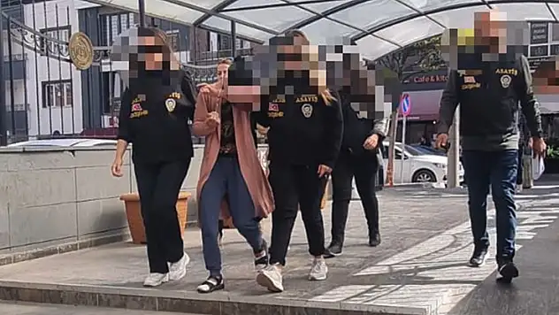 Çaldıkları 2 milyon lira değerindeki ziynet eşyasını kirli bebek bezinin içine sakladılar