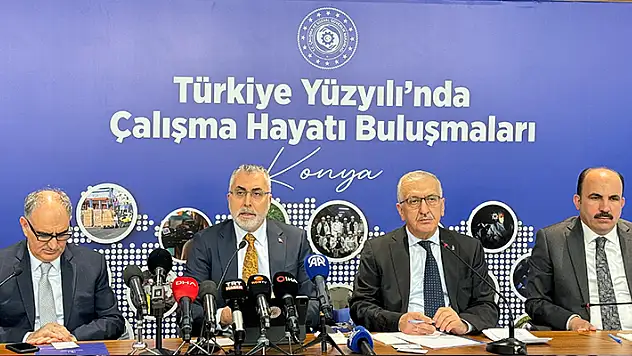 Çalışma ve Sosyal Güvenlik Bakanı Işıkhan, Konya'da iş insanlarıyla buluştuğu toplantıda konuştu