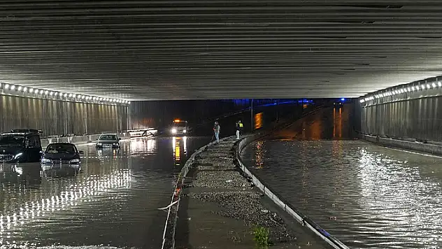 Çalışmaların sürdüğü Ankara'da yağış yeniden başladı
