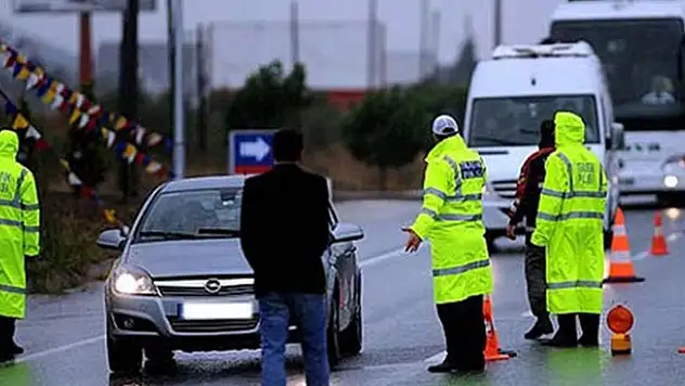 Cam filmine ilk ceza 206 lira, ikincisinde ise trafikten men