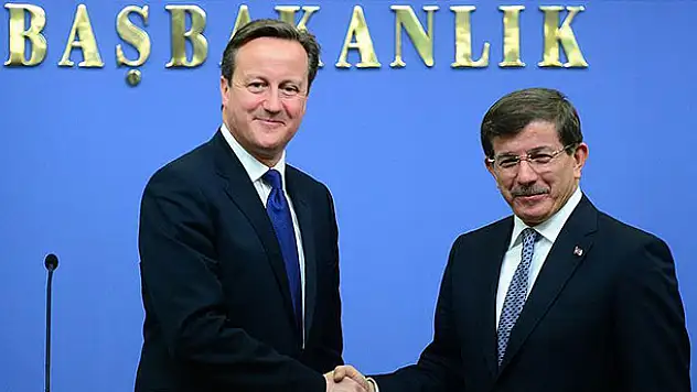 Cameron'dan Davutoğlu'na tebrik telefonu
