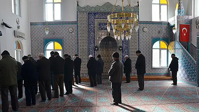 Caminin kıblesinin yanlış olduğu 60 yıl sonra fark edildi