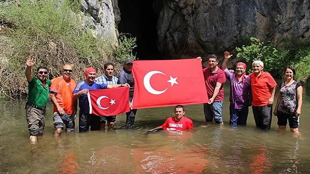 Çamlık Mağaraları'nı tanıtmak için yürüdüler
