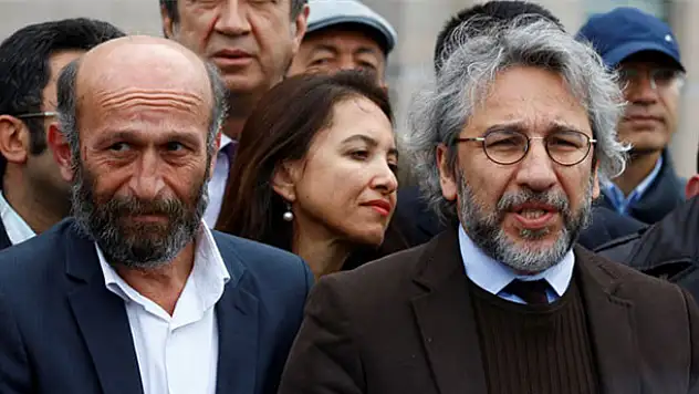 Can Dündar'a 5 yıl 10 ay hapis cezası