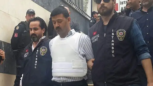 Can Dündar'a saldıran Murat Ş ve 4 kişi adliyeye sevk edildi