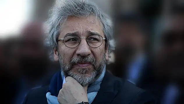 Can Dündar için Kırmızı Bülten çıkarıldı