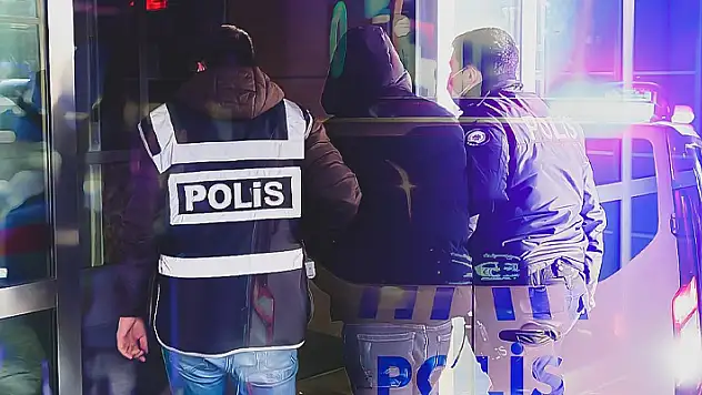 Çanakkale açıklarında 22 düzensiz göçmenin hayatını kaybettiği olayla ilgili bir kişi tutuklandı
