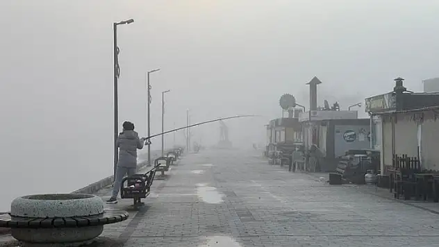 Çanakkale Boğazı sis nedeniyle transit gemi geçişlerine kapatıldı