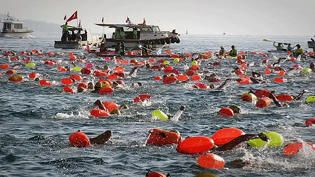 Çanakkale Boğazı'ndaki yarışta 1434 yüzücü Avrupa'dan Asya'ya kulaç attı
