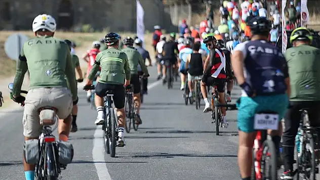 Çanakkale'de 26 ilden 750 bisikletli şehit ve gaziler için pedal çevirdi

