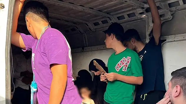 Çanakkale'de göçmen kaçakçılığı operasyonu: 3 şüpheli tutuklandı
