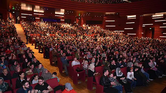 Çanakkale'nin yiğitleri dua ve şiirlerle anıldı