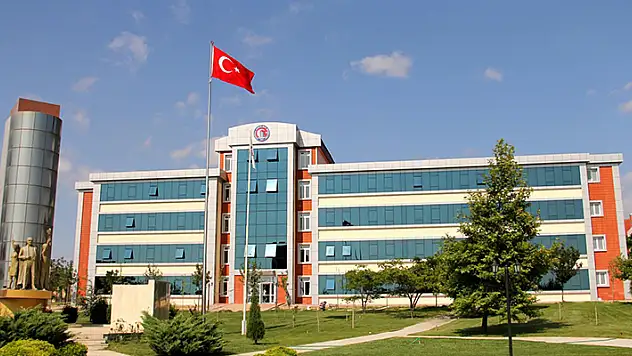 Çanakkale Onsekiz Mart Üniversitesi sözleşmeli personel alacak
