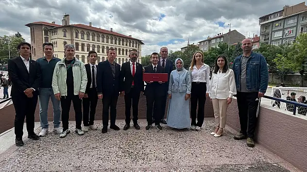 Çanakkale ruhunu taşıyan bayrak Konya'da teslim alındı