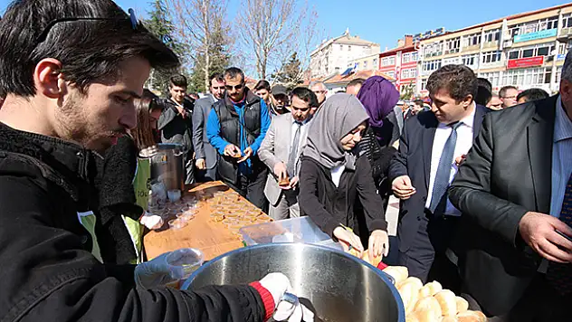 Çanakkale Zaferi Anısına hoşaf ekmek yediler