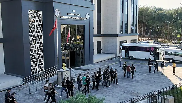 Çanakkale'de göçmen kaçakçılığı yapan suç örgütü çökertildi 23 tutuklama