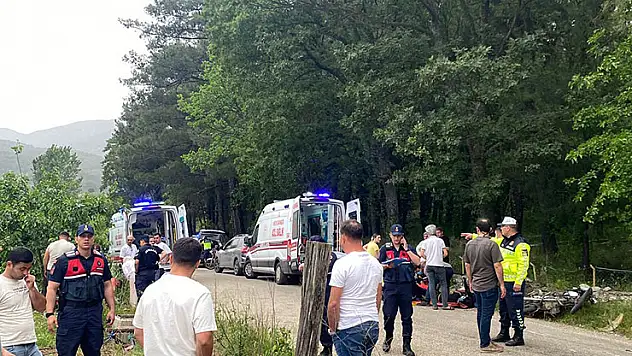 Çanakkale'de otomobil ile motosiklet çarpıştı: 4 yaralı