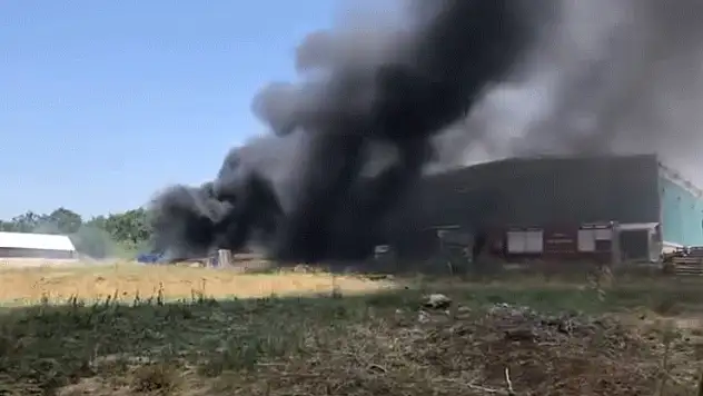 Çanakkale'de plastik fabrikasında yangın