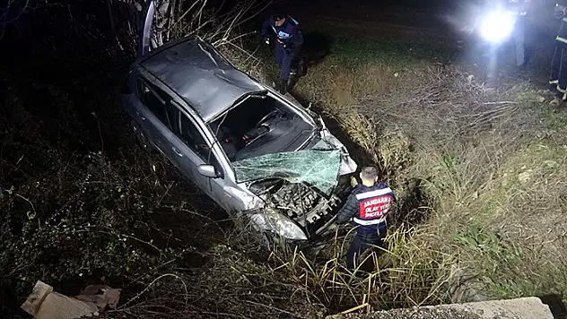 Çanakkale'de şarampole yuvarlanan otomobilin sürücüsü hayatını kaybetti
