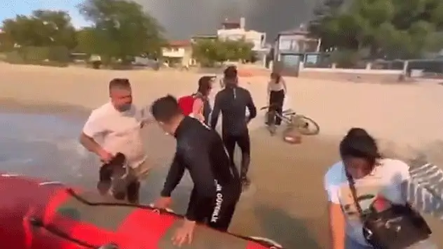 Çanakkale'deki orman yangınlarında mahsur kalan 348 vatandaş kurtarıldı
