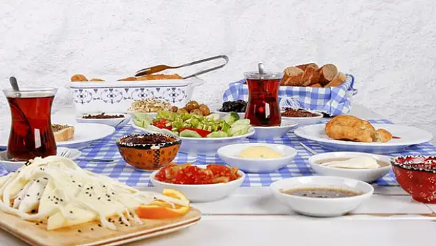 Canan Karatay: Yemekten sonra çay içiyorsanız...