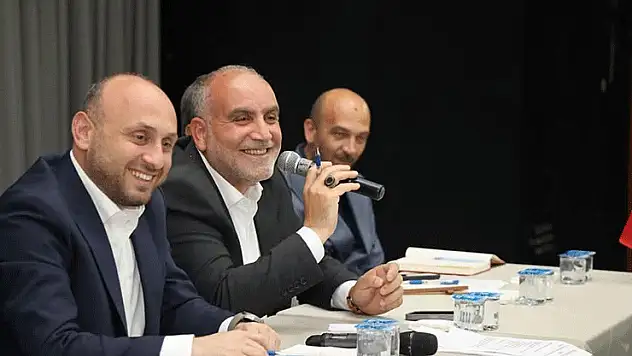 Canik Belediye Başkanı İbrahim Sandıkçı, belediye personelinin 5 bin TL tutarındaki Kurban Bayramı ikramiyelerini hesaplara yatırdıklarını ifade etti.