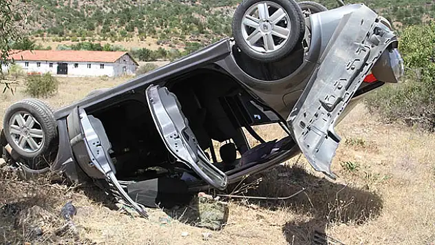 Çankırı'da otomobil devrildi: 3 yaralı