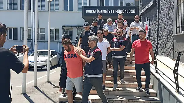 Canlı hayvan alım ilanıyla besicileri dolandıran 4 şüpheli yakalandı
