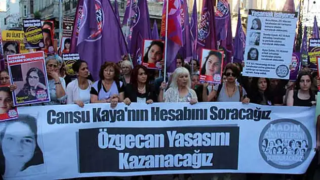 Cansu Kaya için Taksim'de protesto yürüyüşü