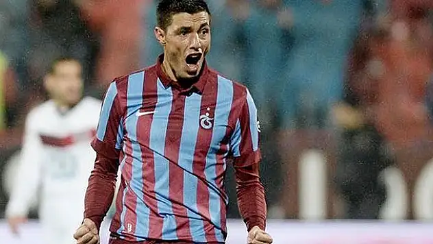 Cardozo Beşiktaş'ı bekliyor
