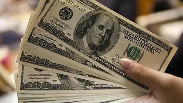 Cari açık beklentinin altında